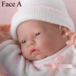 Mini Novorozenec 24 cm 2011 - holka