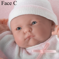 Mini Novorozenec 24 cm 2011 - holka